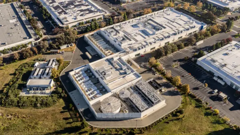 The Era of the Megacampus: How AI and the Cloud Are Redefining Data Center Scale
